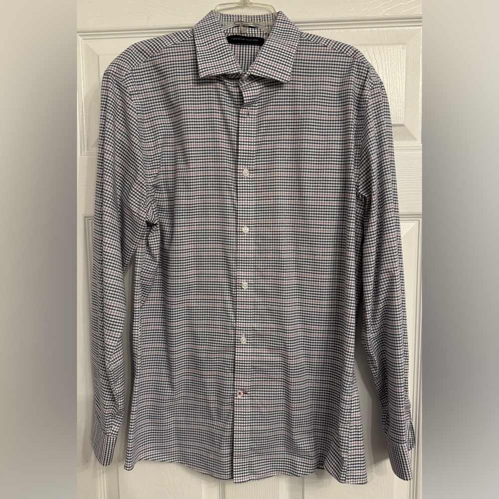 Tommy Hilfiger Men’s button down sport shirt